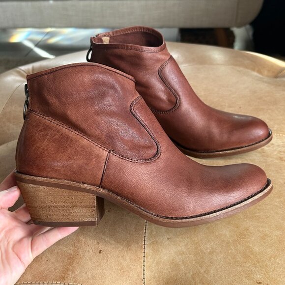 Sofft Brown Leather Western Ankle Boots Rustic Stacked Heel 7.5/8 - Picture 2 of 7